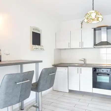 Βίλα Lucica Sleeps 8 With Pool And Wifi *