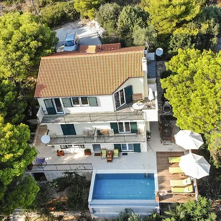 Lucica Sleeps 8 With Pool And Wifi Βίλα