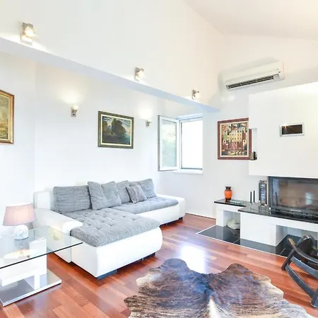 Lucica Sleeps 8 With Pool And Wifi * Χβαρ