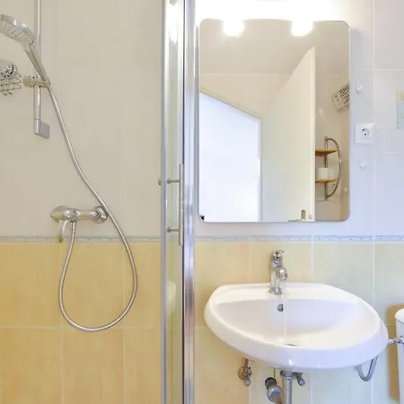Βίλα Lucica Sleeps 8 With Pool And Wifi